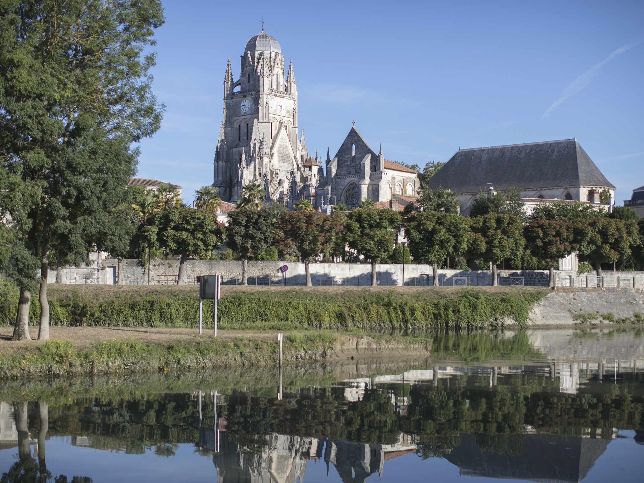 Photo - ibis Saintes