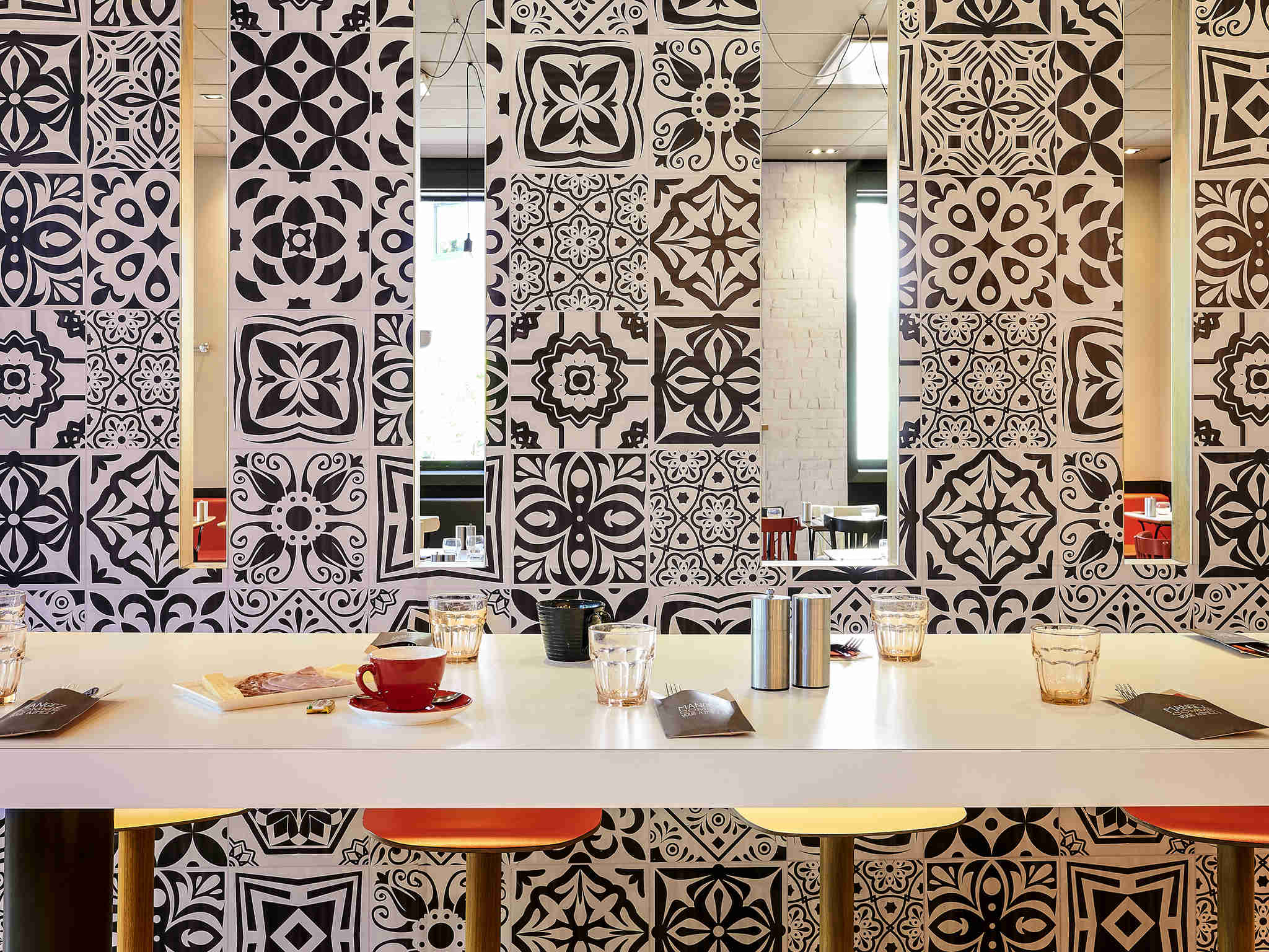 Photo - ibis Lyon Gerland Musée des Confluences