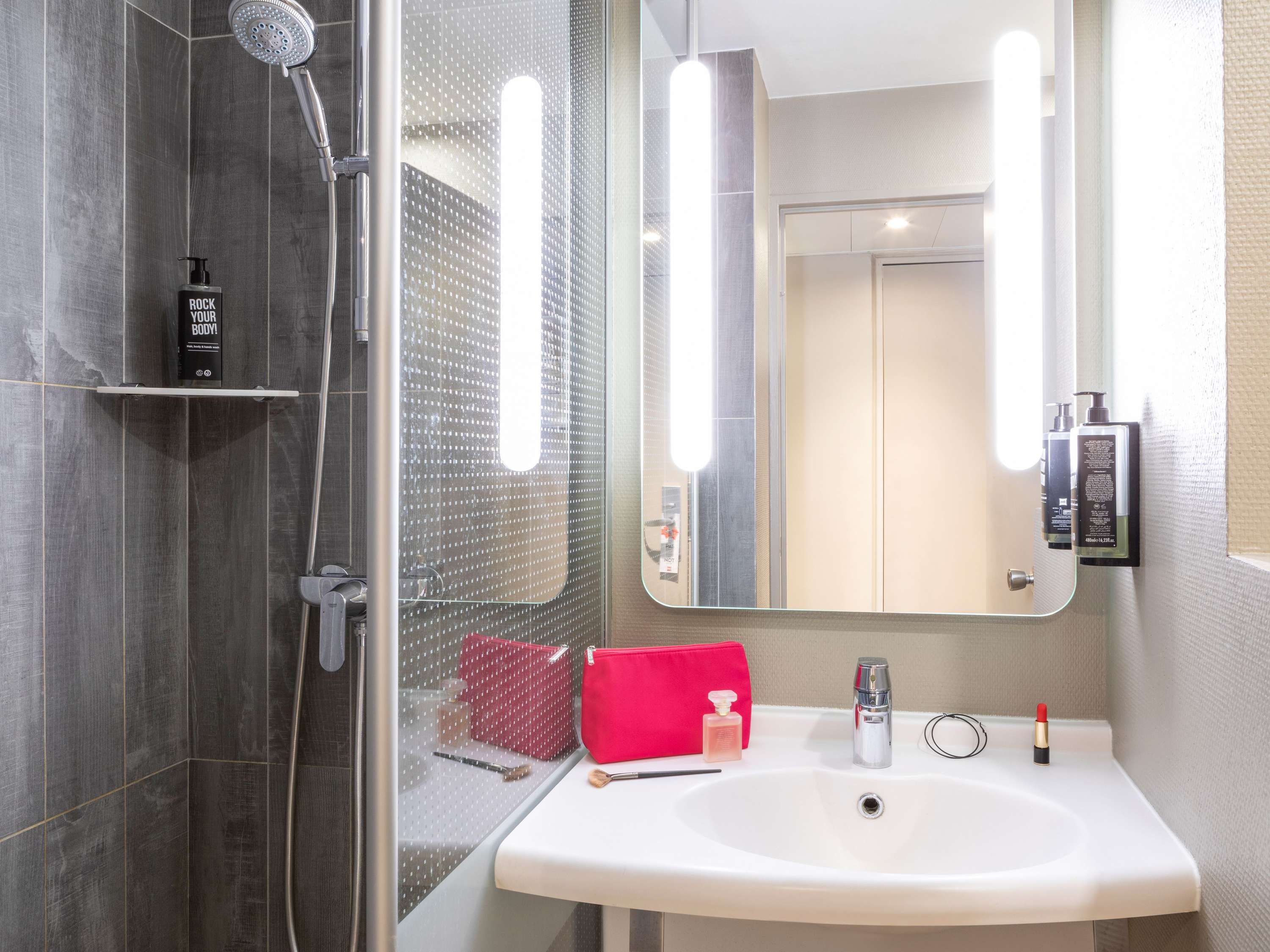 CHAMBRE STANDARD AVEC 1 LIT SIMPLE — photo 4