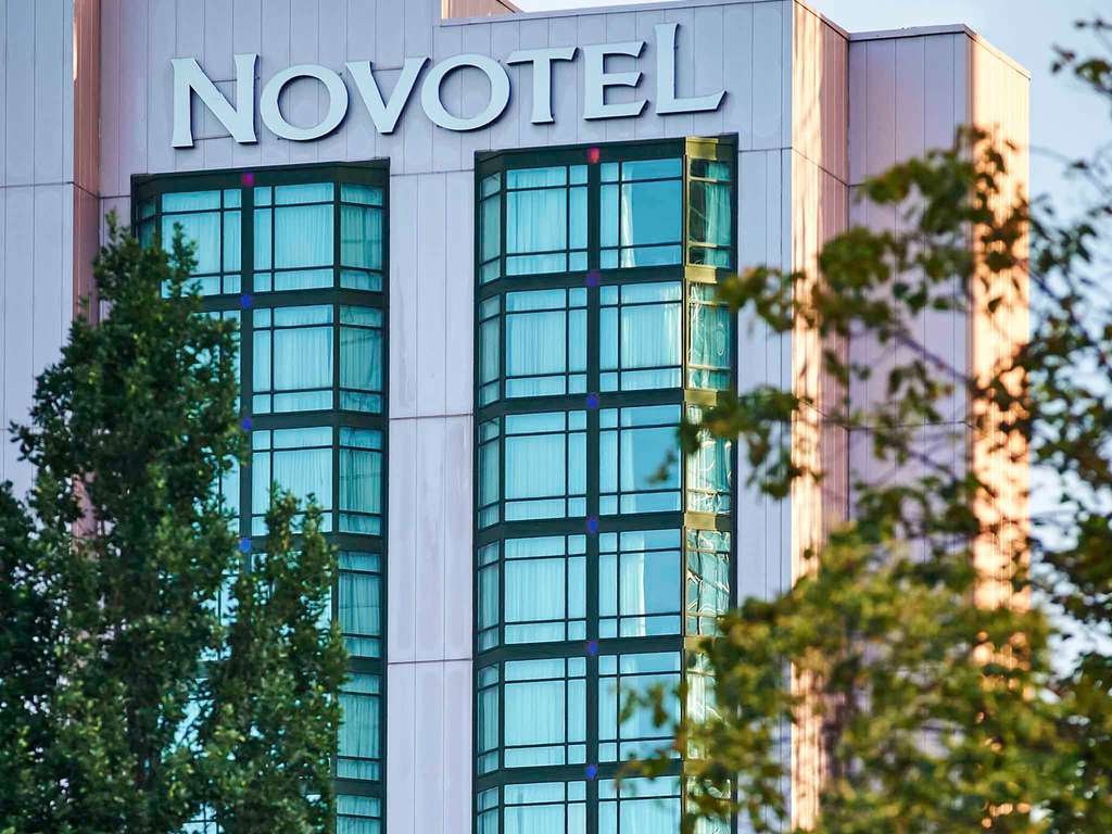 Novotel Toronto North York - Image 4