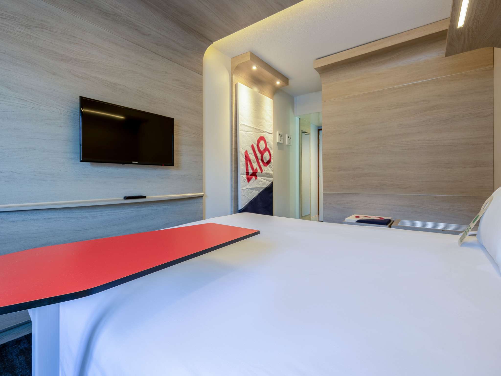 Photo - ibis Styles La Rochelle Centre Vieux Port