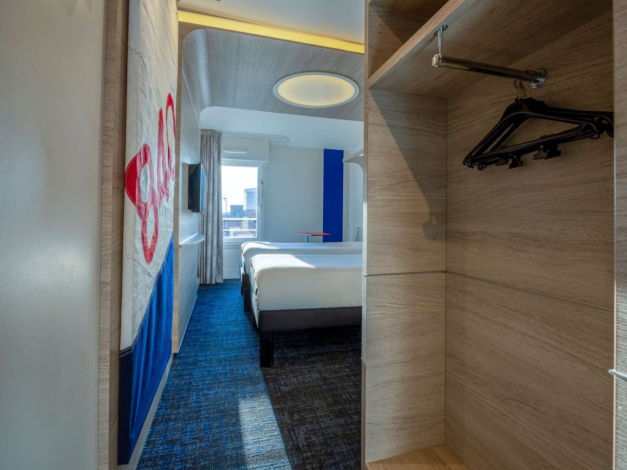 Photo - ibis Styles La Rochelle Centre Vieux Port