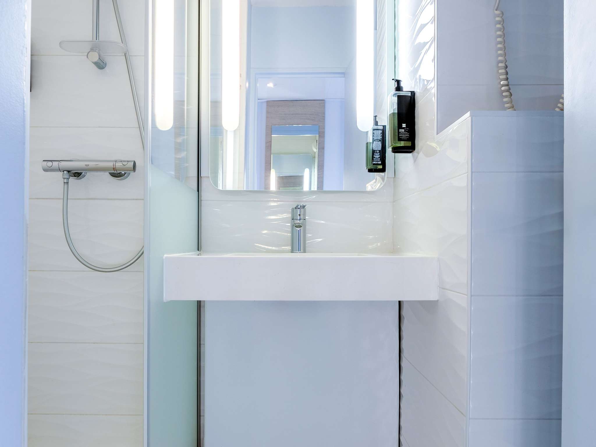 Photo - ibis Styles La Rochelle Centre Vieux Port