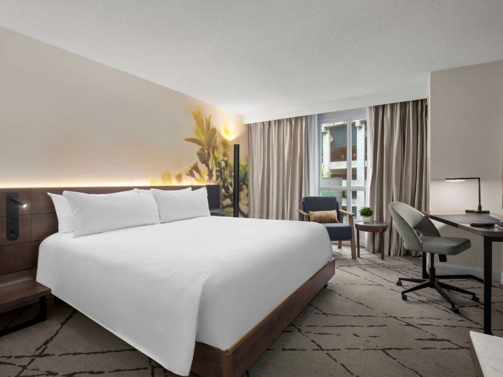 hotel proche tour cn toronto