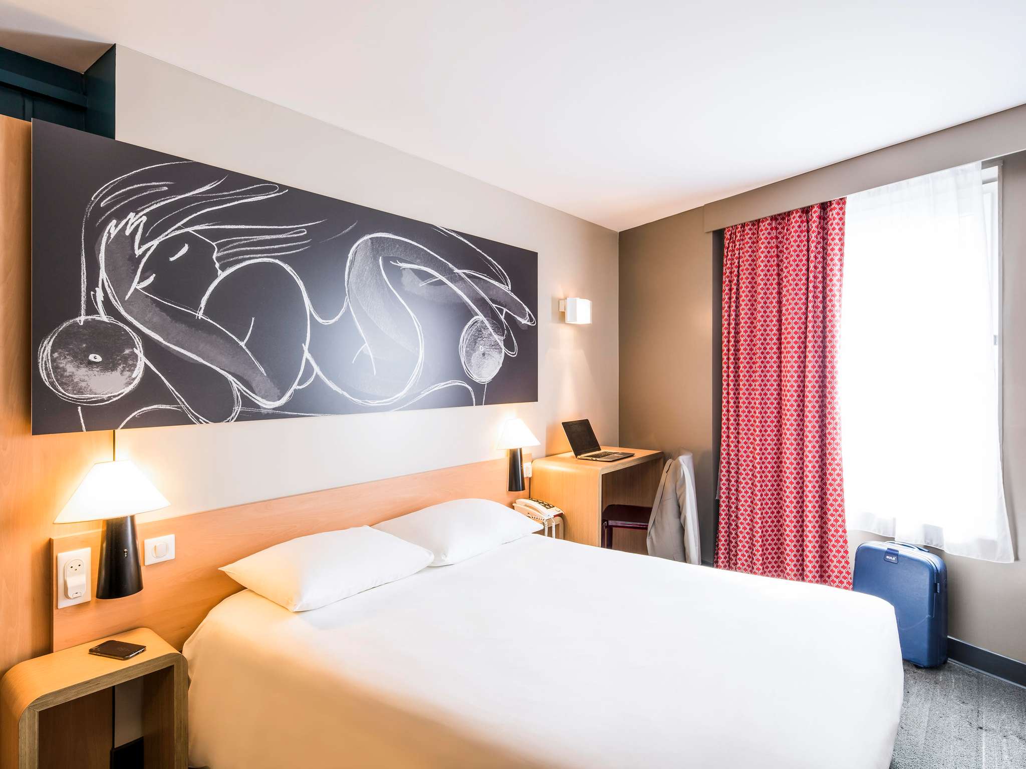 Hotel In Marseille Ibis Marseille Bonneveine Route Des