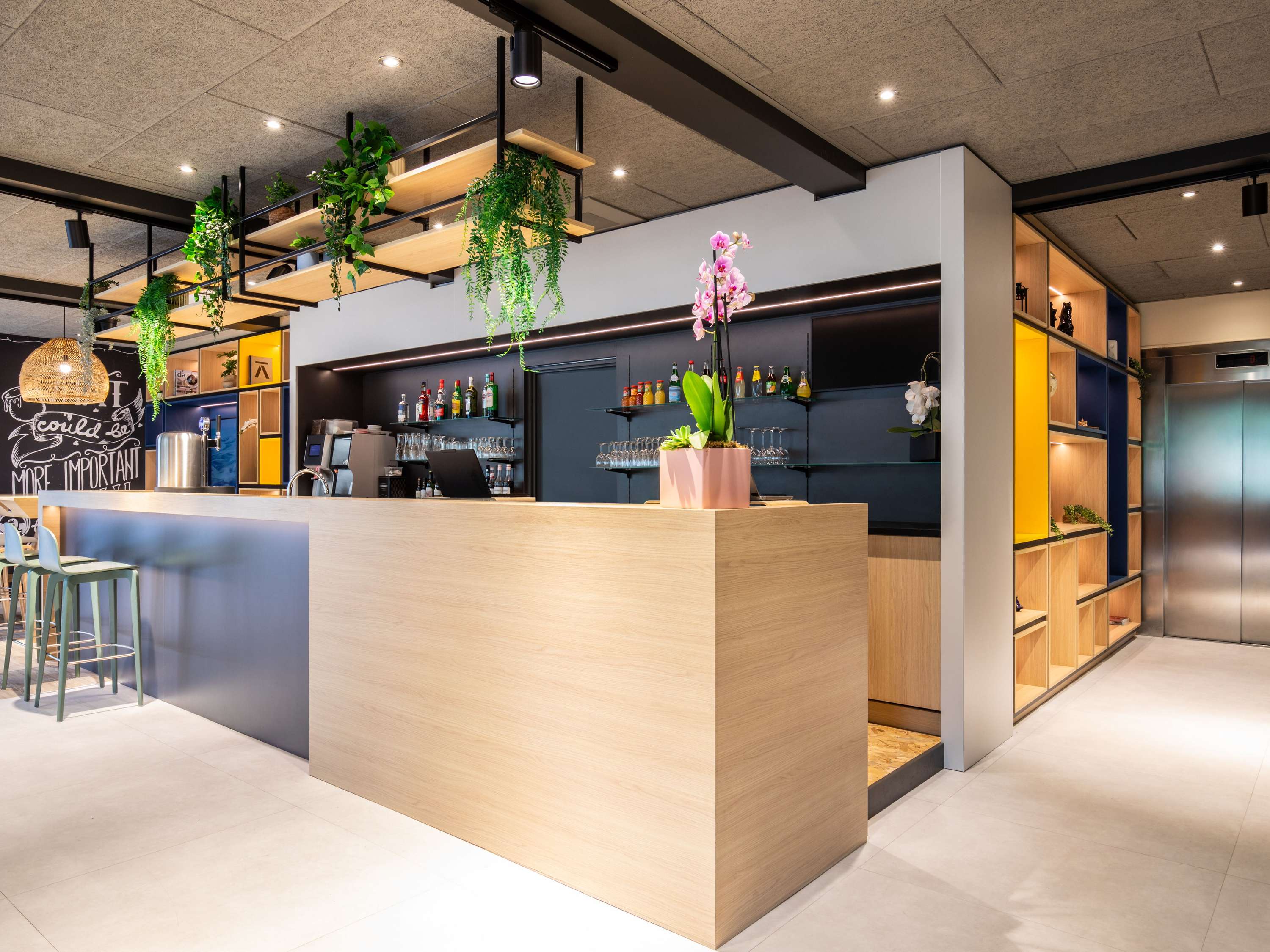 宜必思巴黎默东维利兹酒店