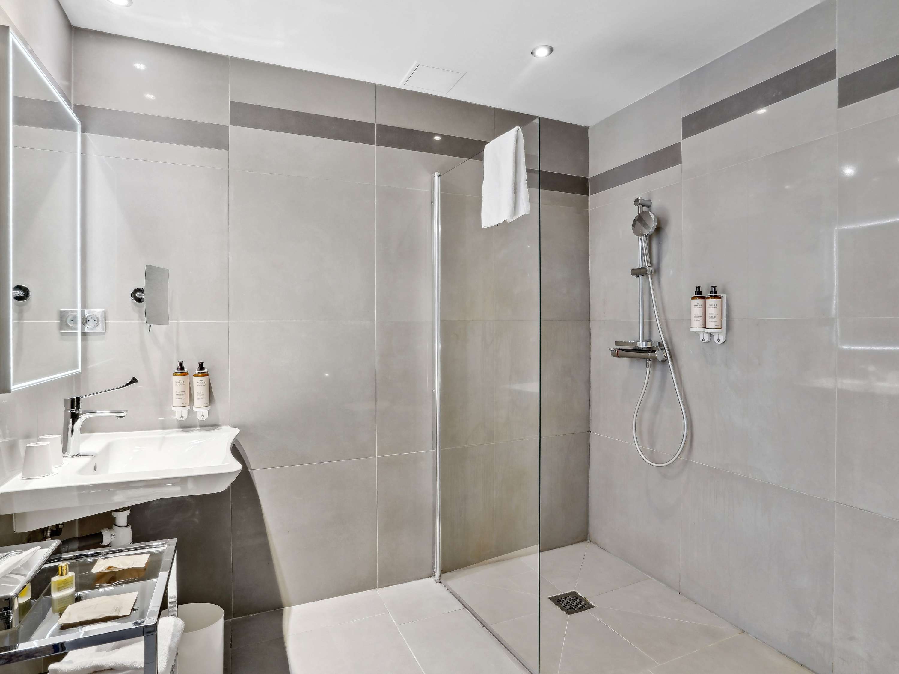 Hôtel Mercure Paris Opéra Faubourg Montmartre — 8/30