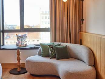 Superior Room with king-size bed – city view, photo 4