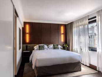 Botanic Suite with a king size bed - garden view