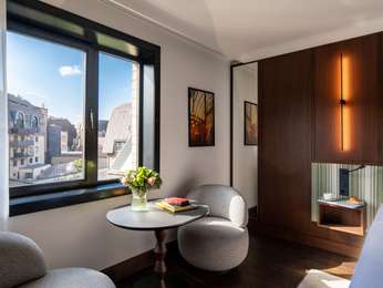 Deluxe Room with two single beds – garden view