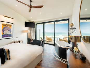 Junior Suite, 1 king-size bed, 1 large balcony, sea view