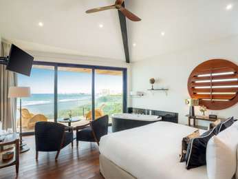 Suite du Commandant, 1 king-size bed, 1 large corner balcony, sea view