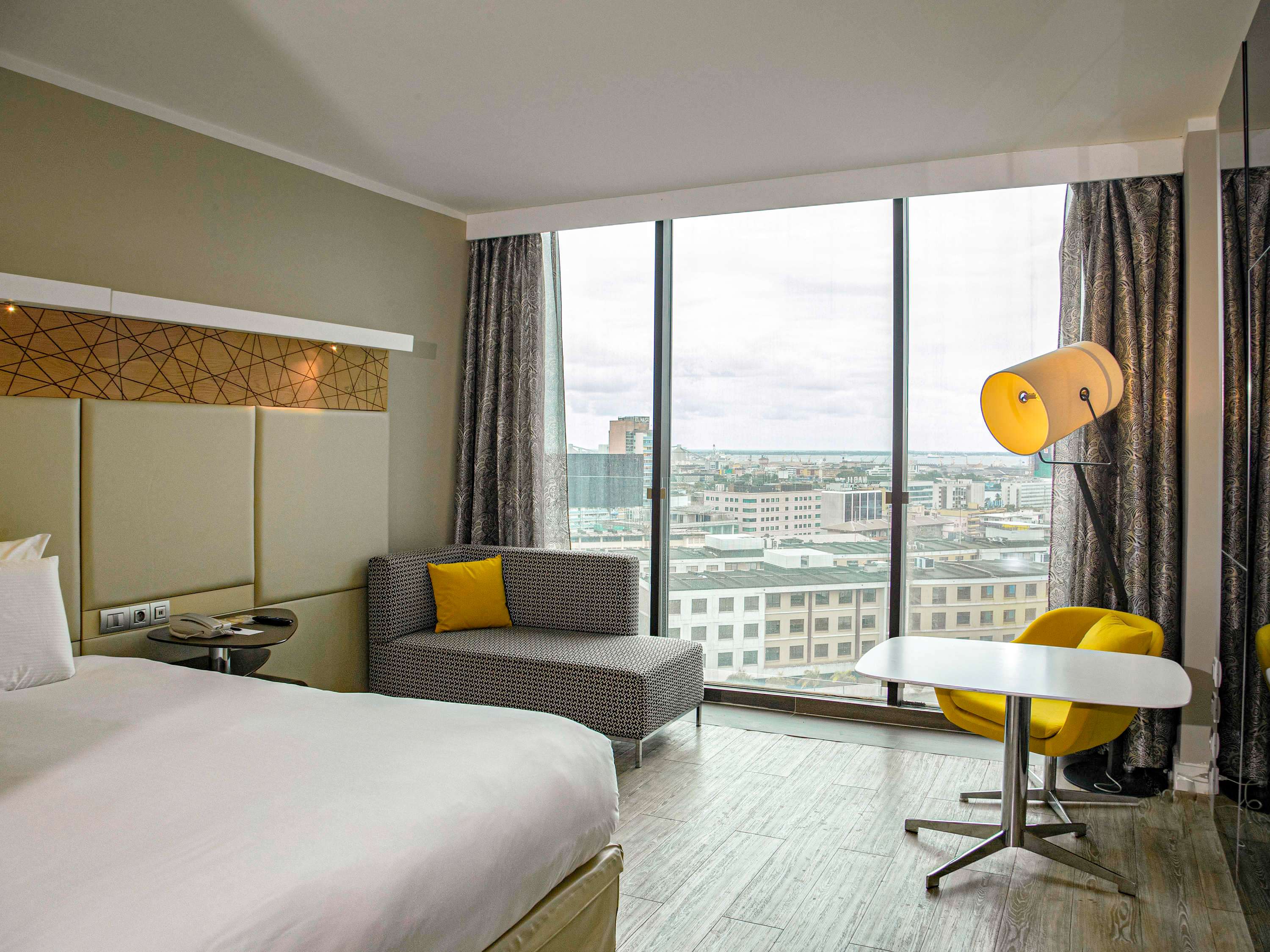 CHAMBRE SUPERIEURE, 1 Lit King, vue sur la ville — photo 1