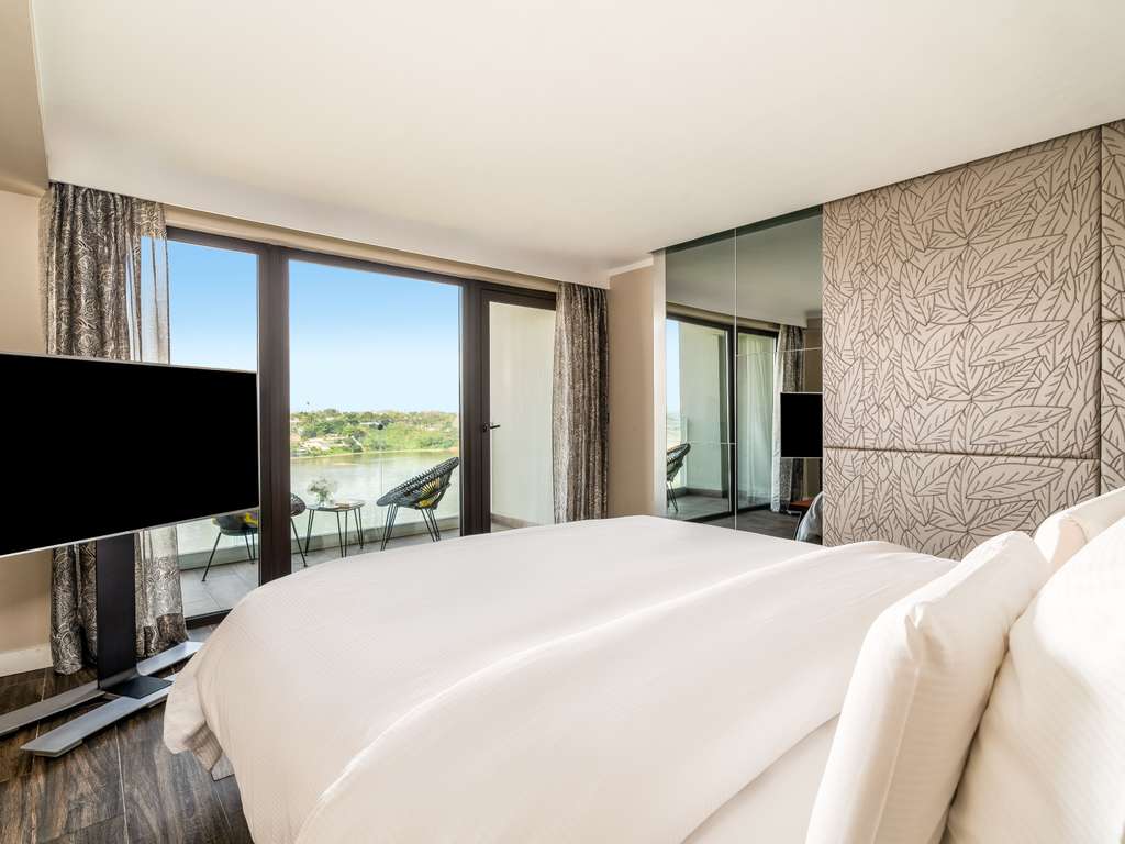 CHAMBRE SUPERIEURE, 1 Lit King, vue sur la ville — photo 5