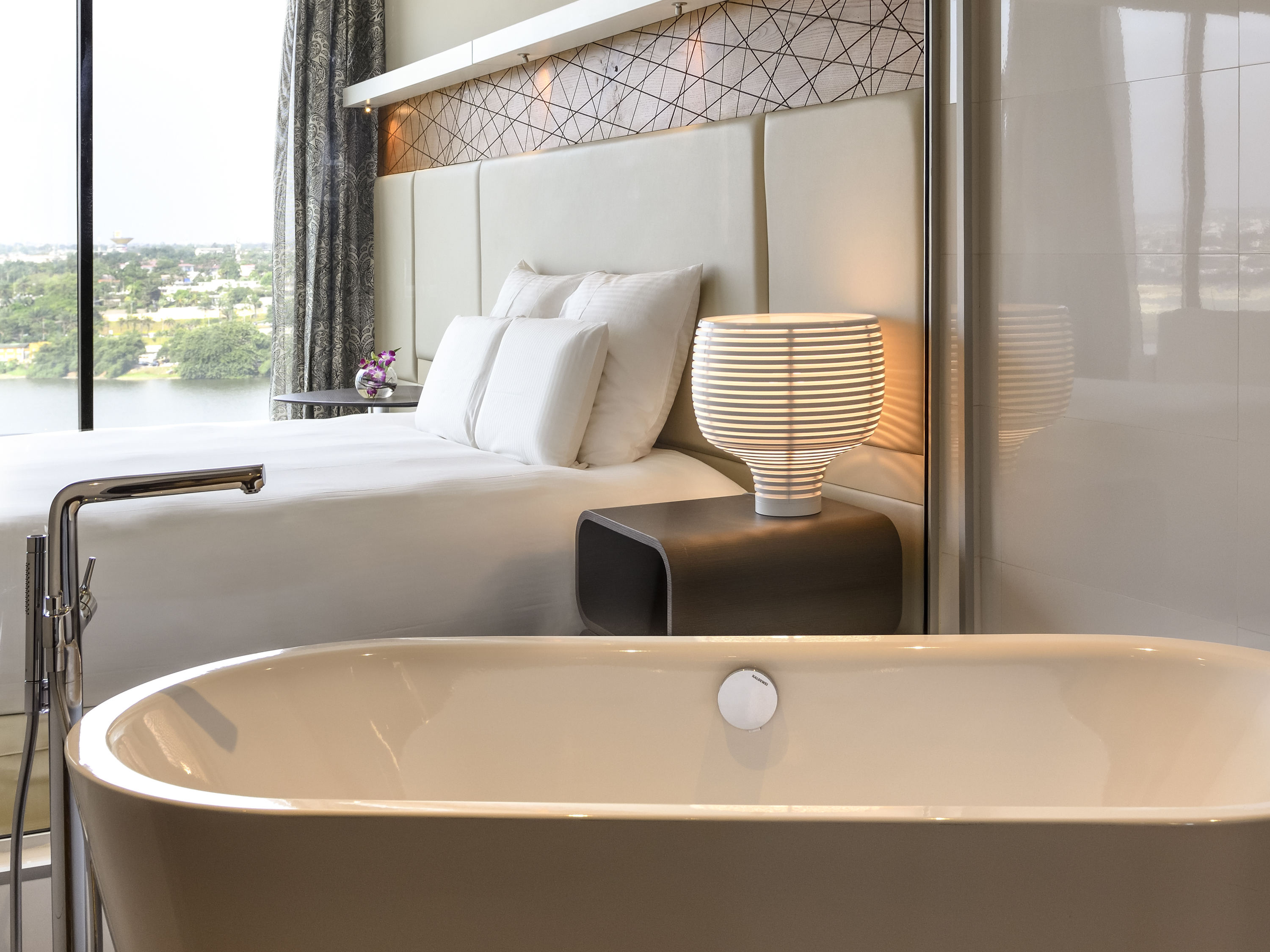 Suite Junior Premium avec lit King Size et vue sur le lagon — photo 2