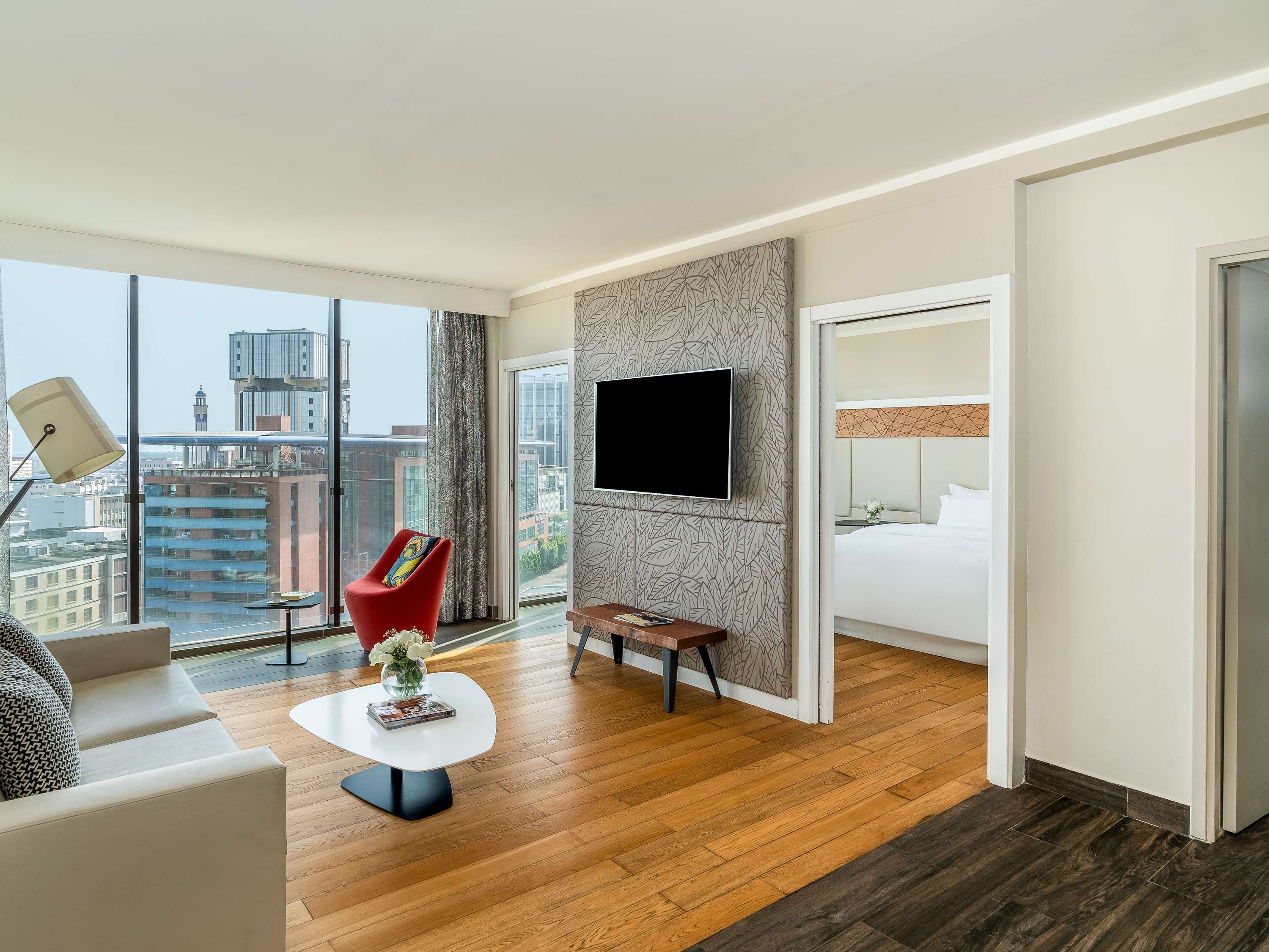 Suite Junior, 1 Lit King, vue sur la ville — photo 3