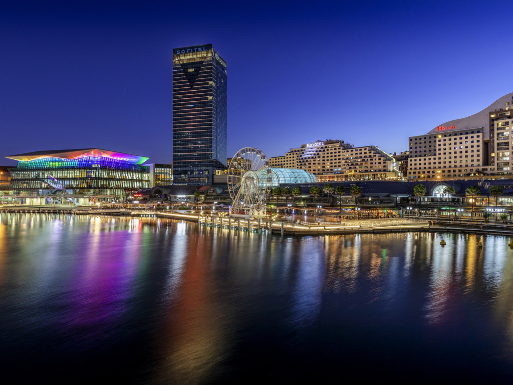 Novotel Sydney on Darling Harbour - Image 4