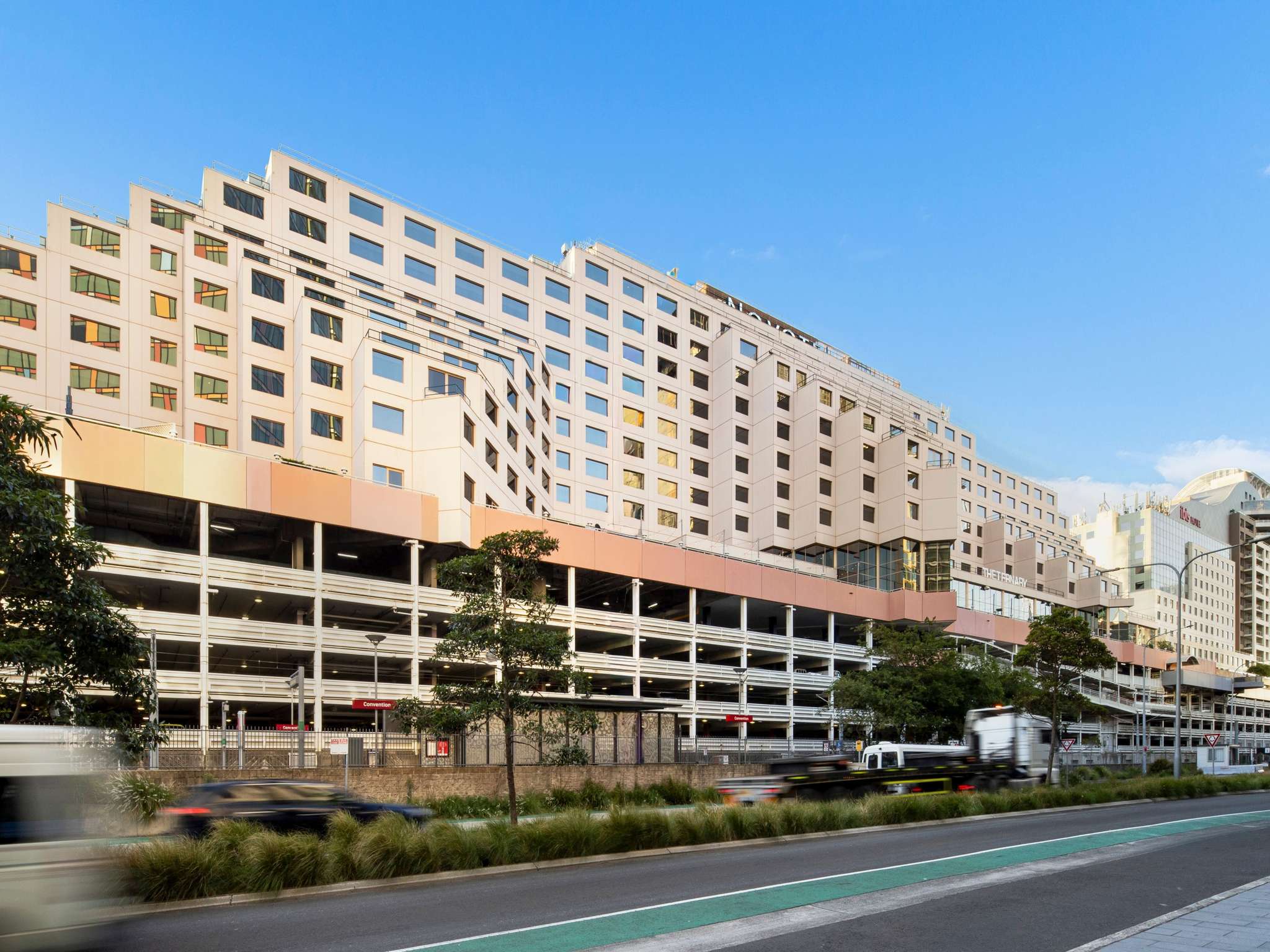 Photo - Novotel Sydney Darling Harbour
