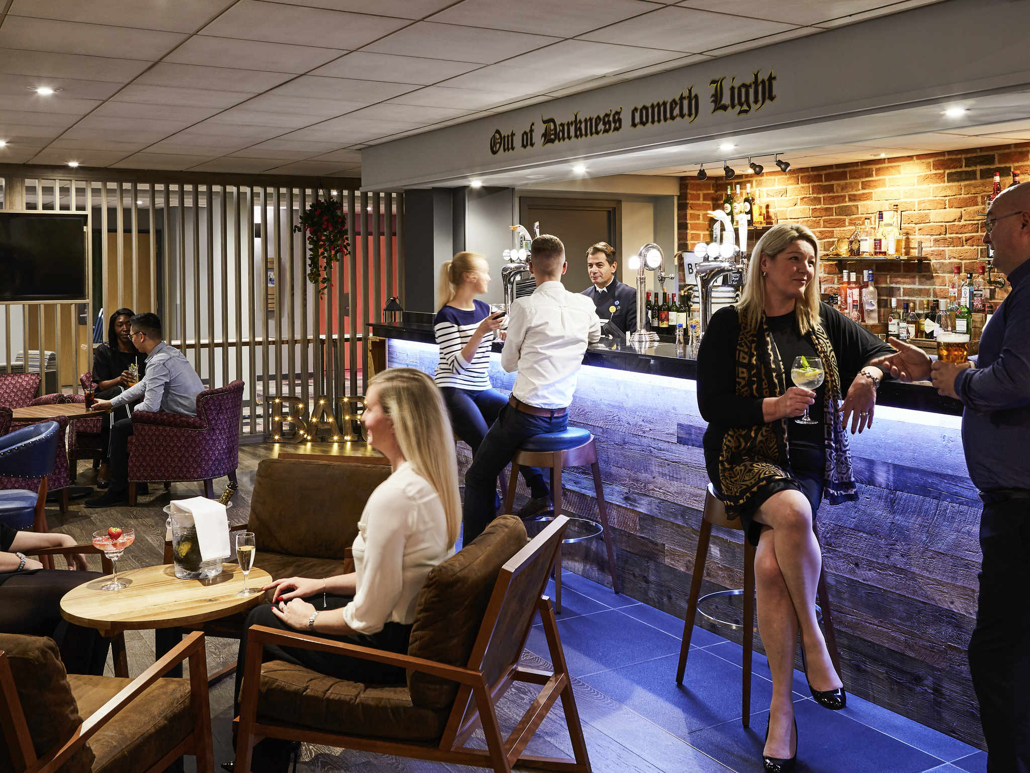 Photo - Novotel Wolverhampton City Centre