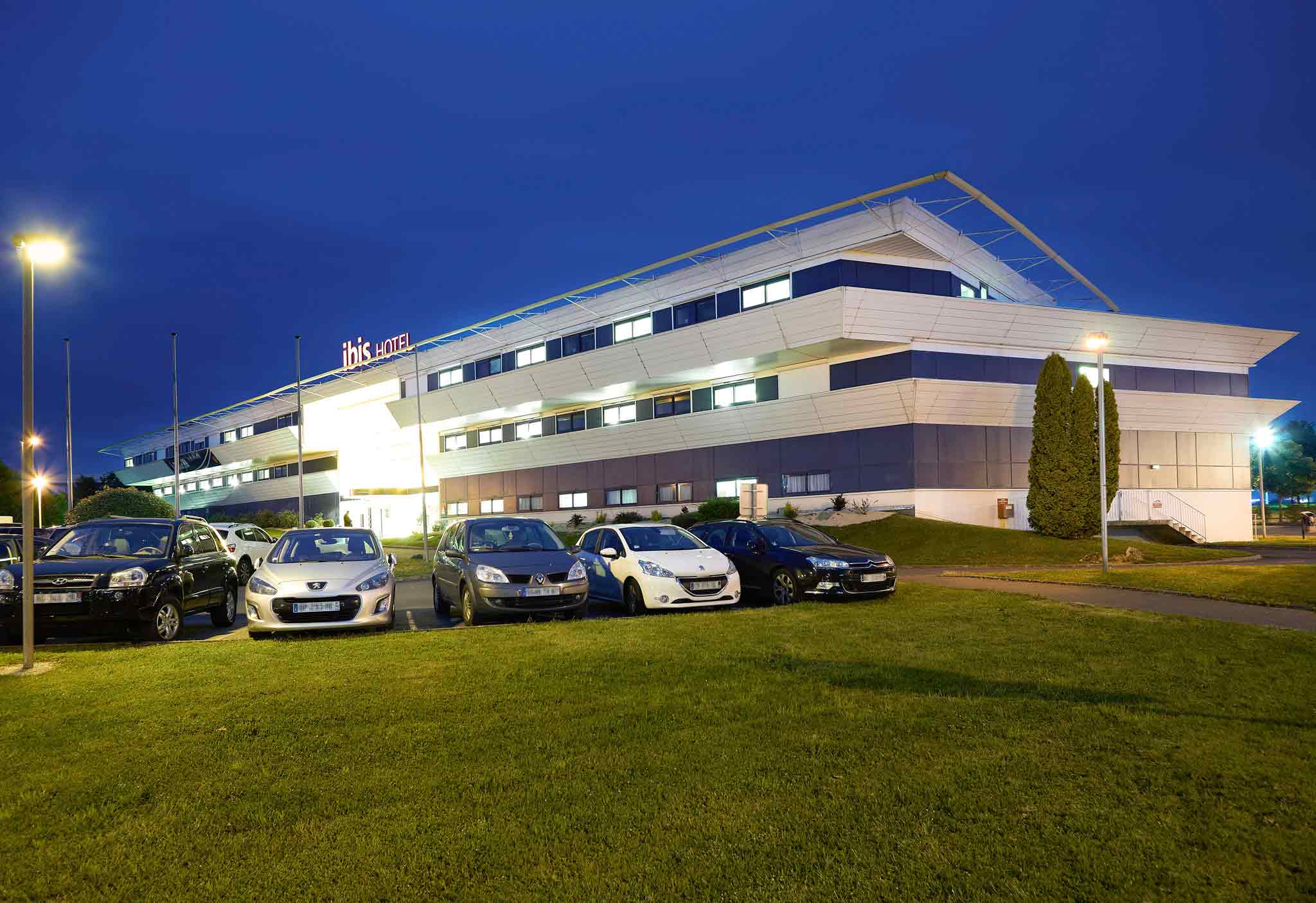 Photo - ibis Poitiers Site du Futuroscope