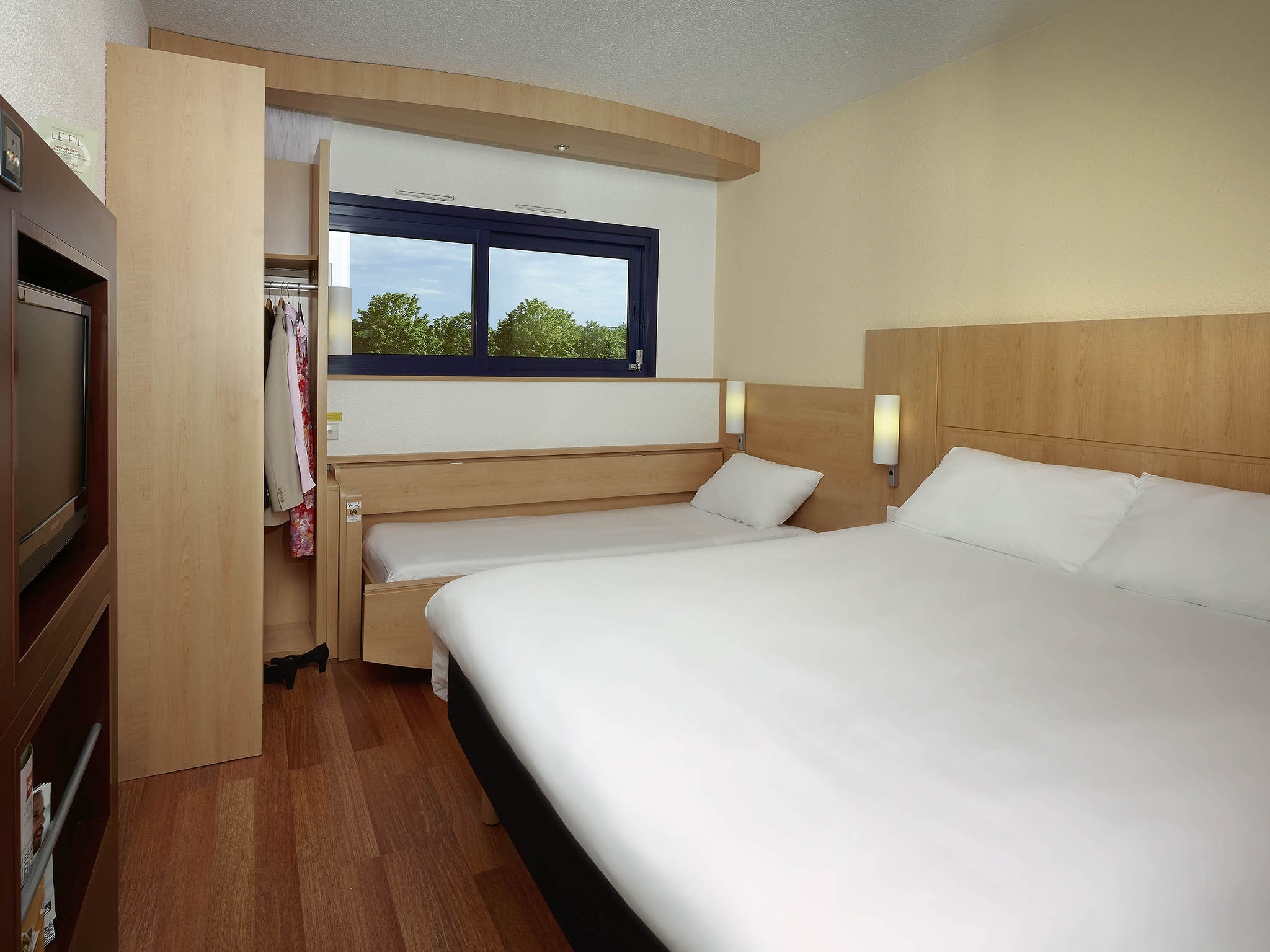Hotel In CHASSENEUIL DU POITOU Ibis Site Du Futuroscope