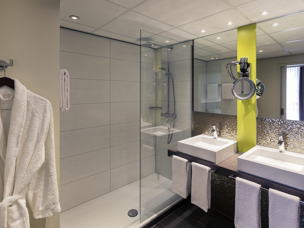 Mercure Hotel Groningen Martiniplaza - Image 3