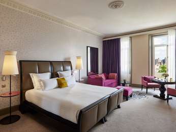 FAMILY ROOM, 1 King Size Bed + sofa bed, SouthFacing, Garden View