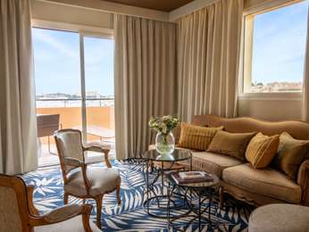 TERRACE SUITE, 1 King Size Bed, panoramic views of the Old Port