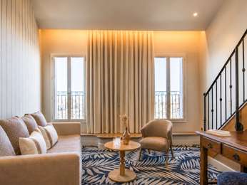 DUPLEX SUITE, 1 Queen Size Bed and 2 Single Size Beds, balcony and view of the Old Port