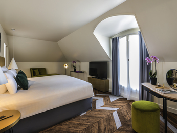 Deluxe Balcony Suite