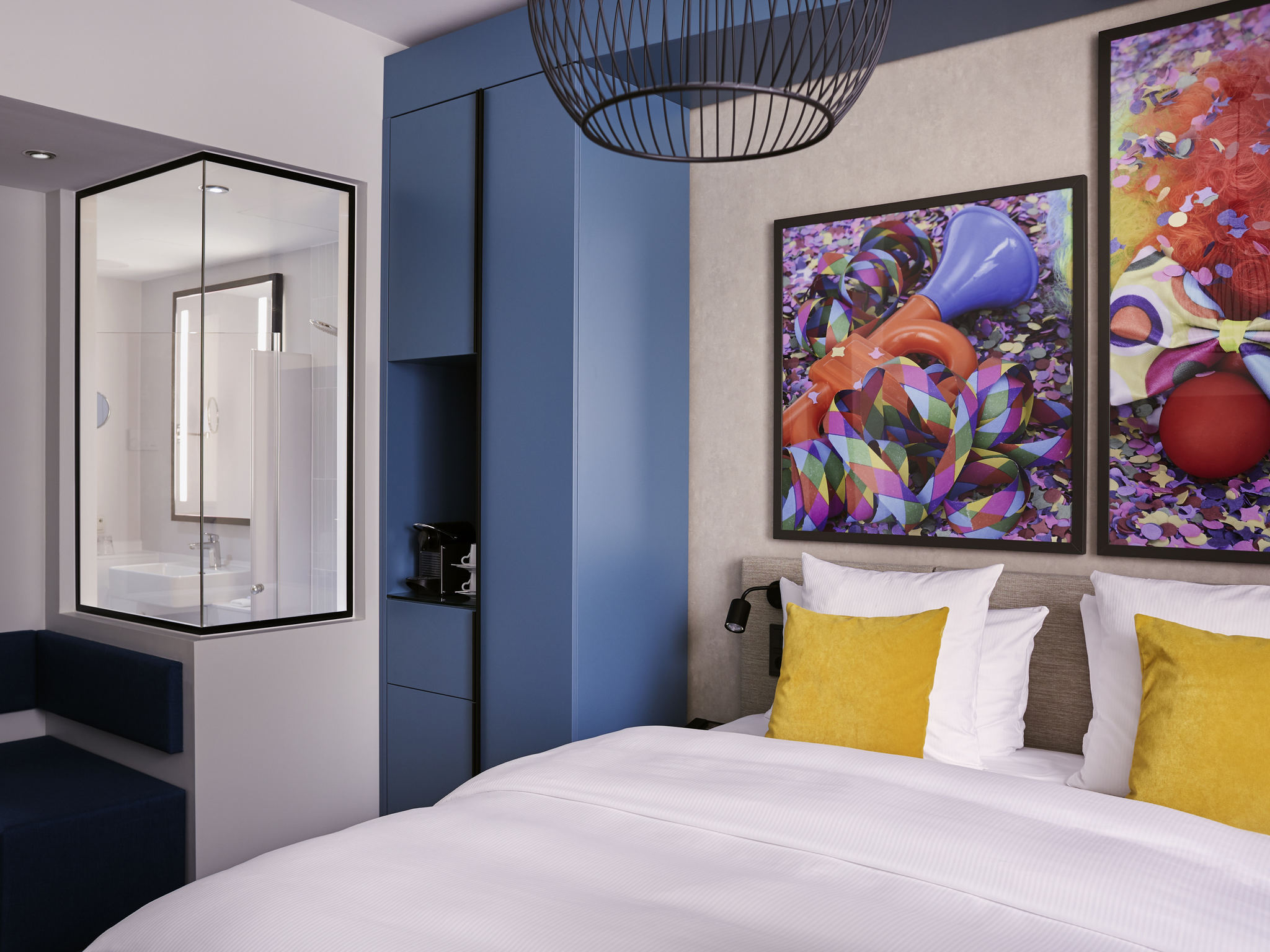 https://www.booking.com/hotel/de/sofitelkolnamdom.xu.html?aid=2391894&no_rooms=1&group_adults=2&label=gtb-cologne-hotelscathedral