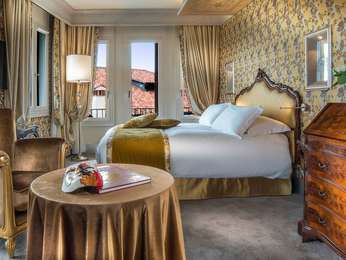 Deluxe Suite with Canal View