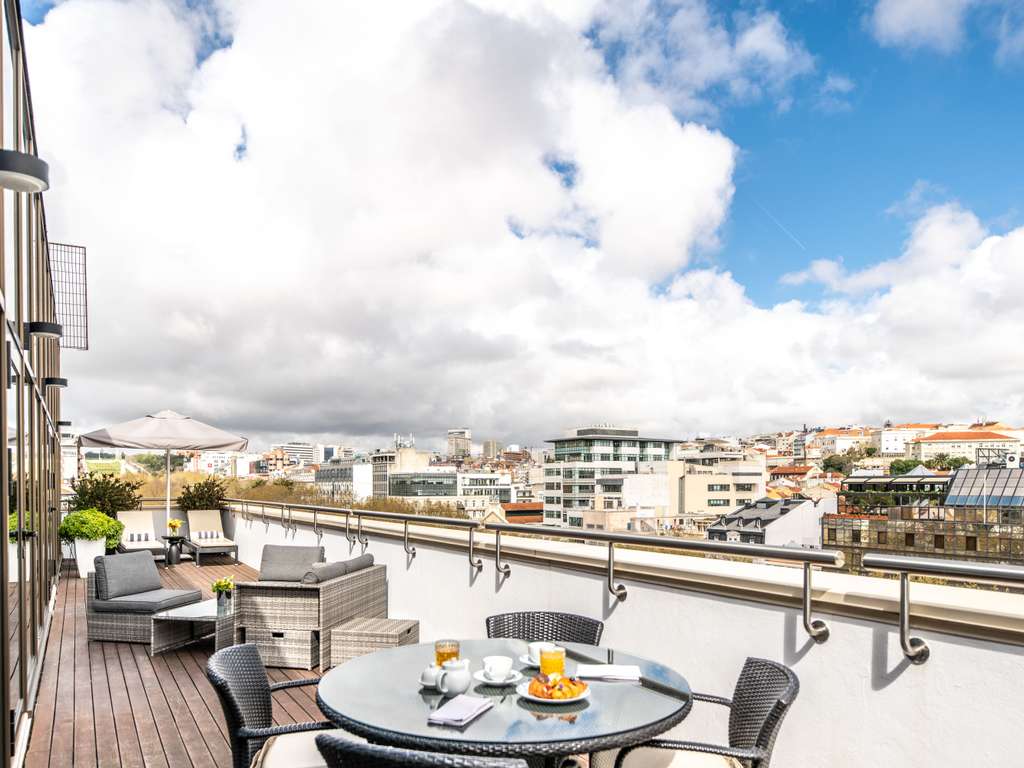 SUITE OPERA, 1 Lit King, salon, terrasse, étages supérieurs — photo 2