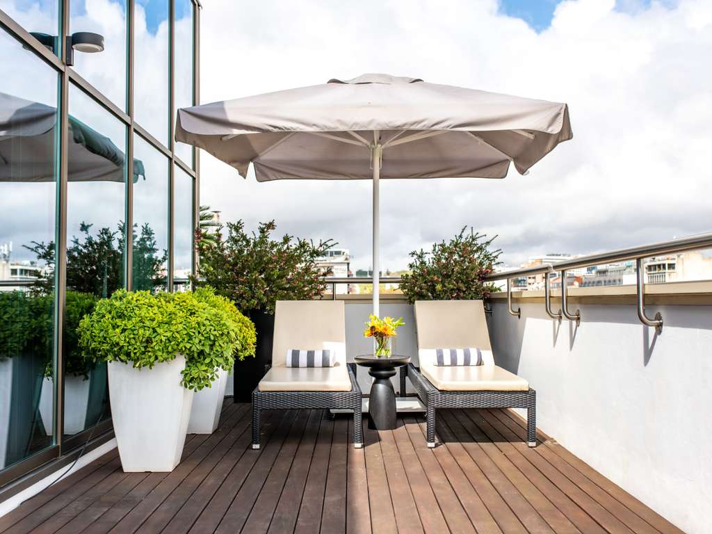 SUITE OPERA, 1 Lit King, salon, terrasse, étages supérieurs — photo 4