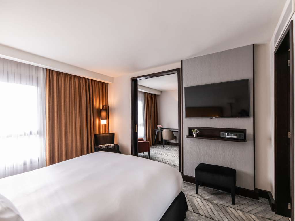 SUITE PRESTIGE, 1 Lit King, salon, étages supérieurs — photo 5
