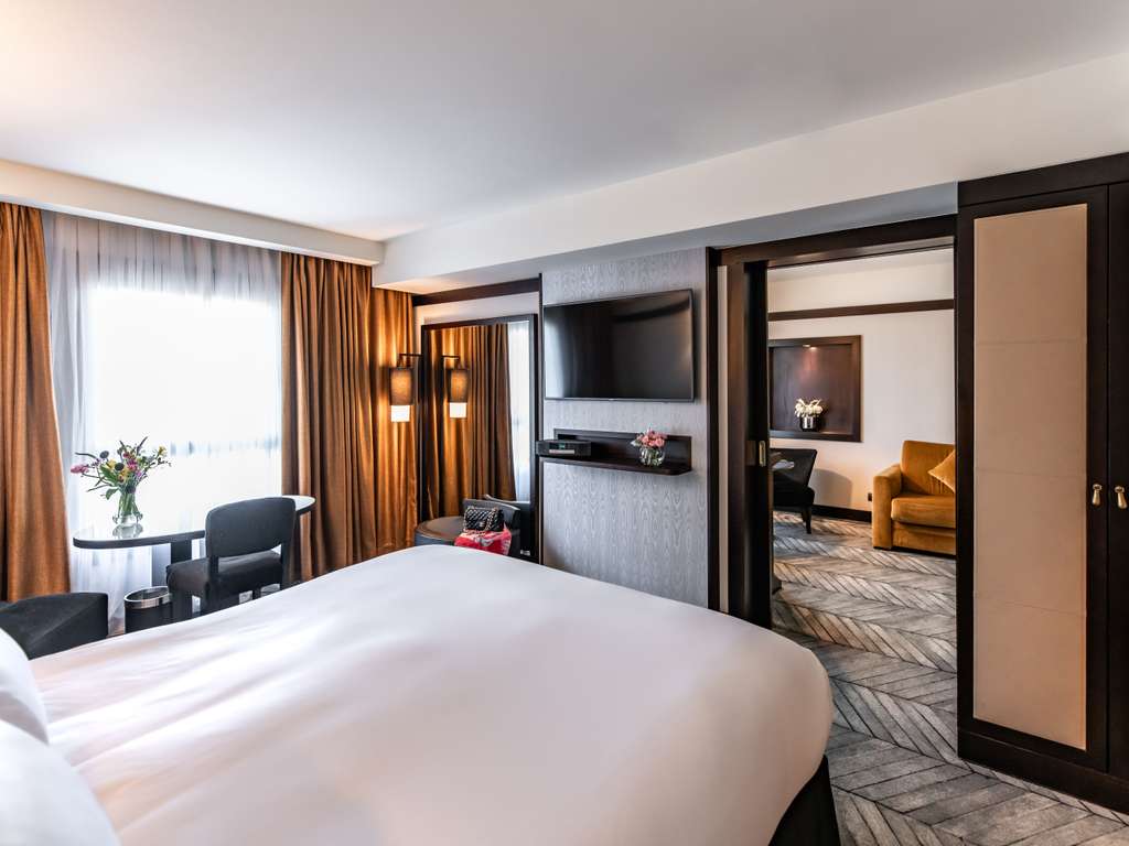 SUITE JUNIOR, 1 Lit King et salon avec canapé-lit — photo 3