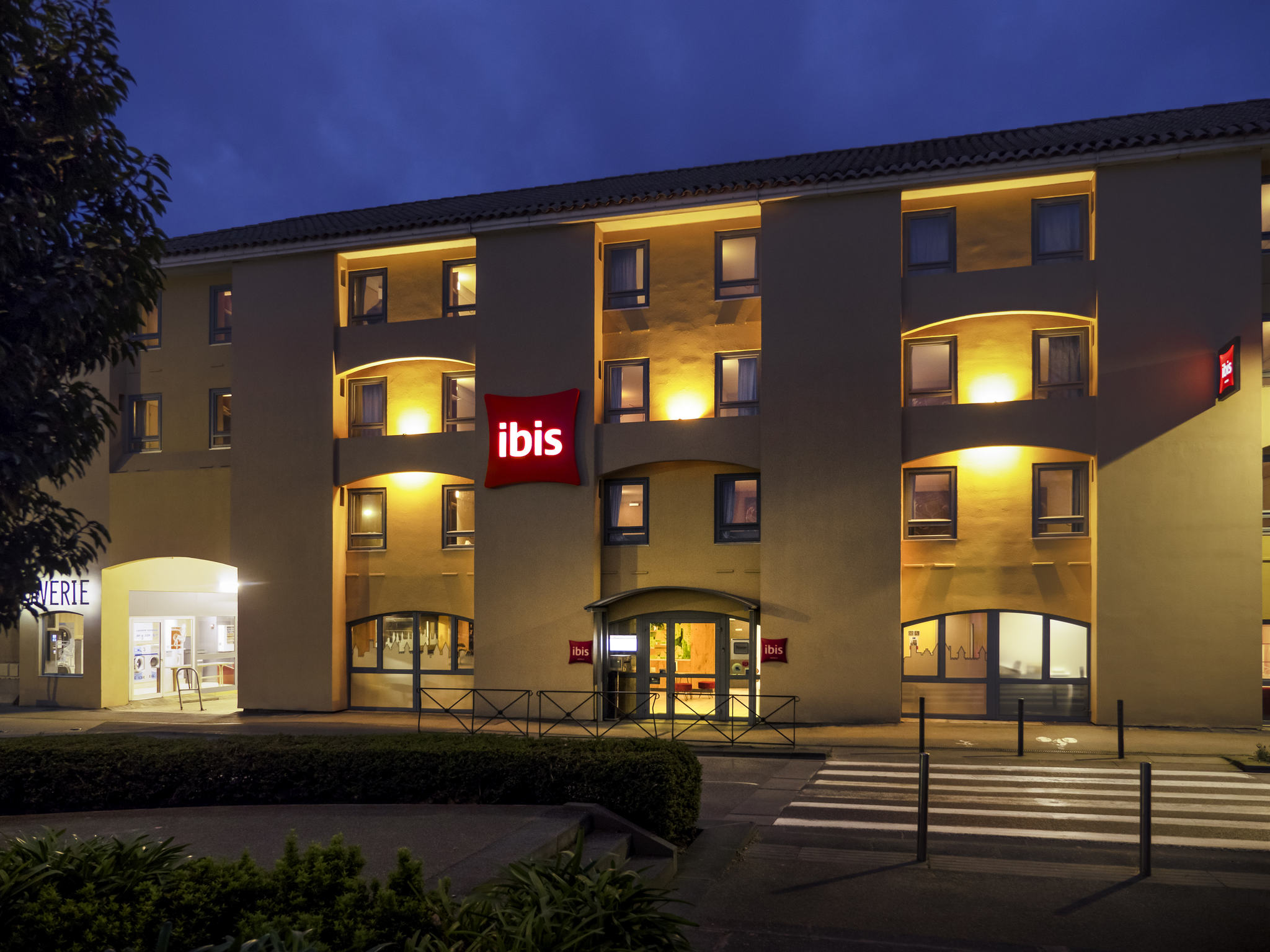 Carcassonne France Hotels; Hotel in carcassonne - ibis Carcassonne Centre la Cité