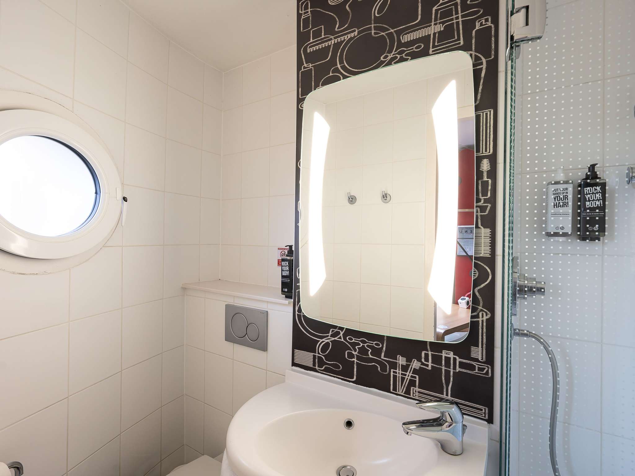 Photo - ibis Portsmouth