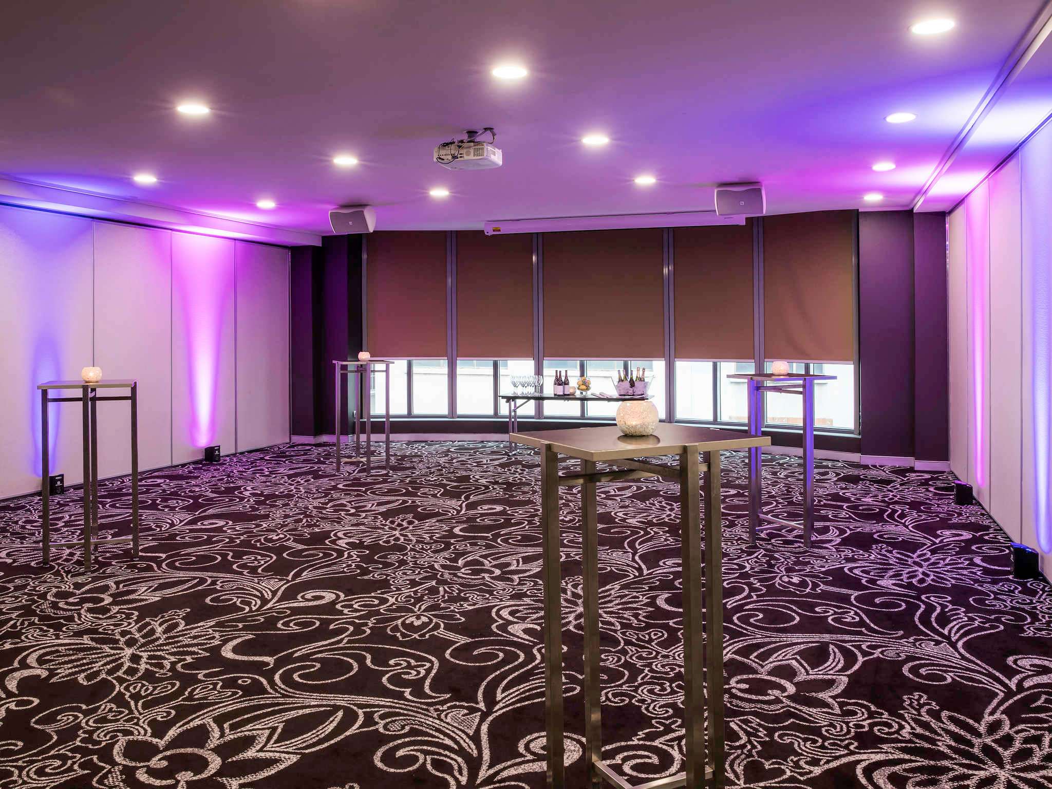 Photo - Novotel Melbourne On Collins