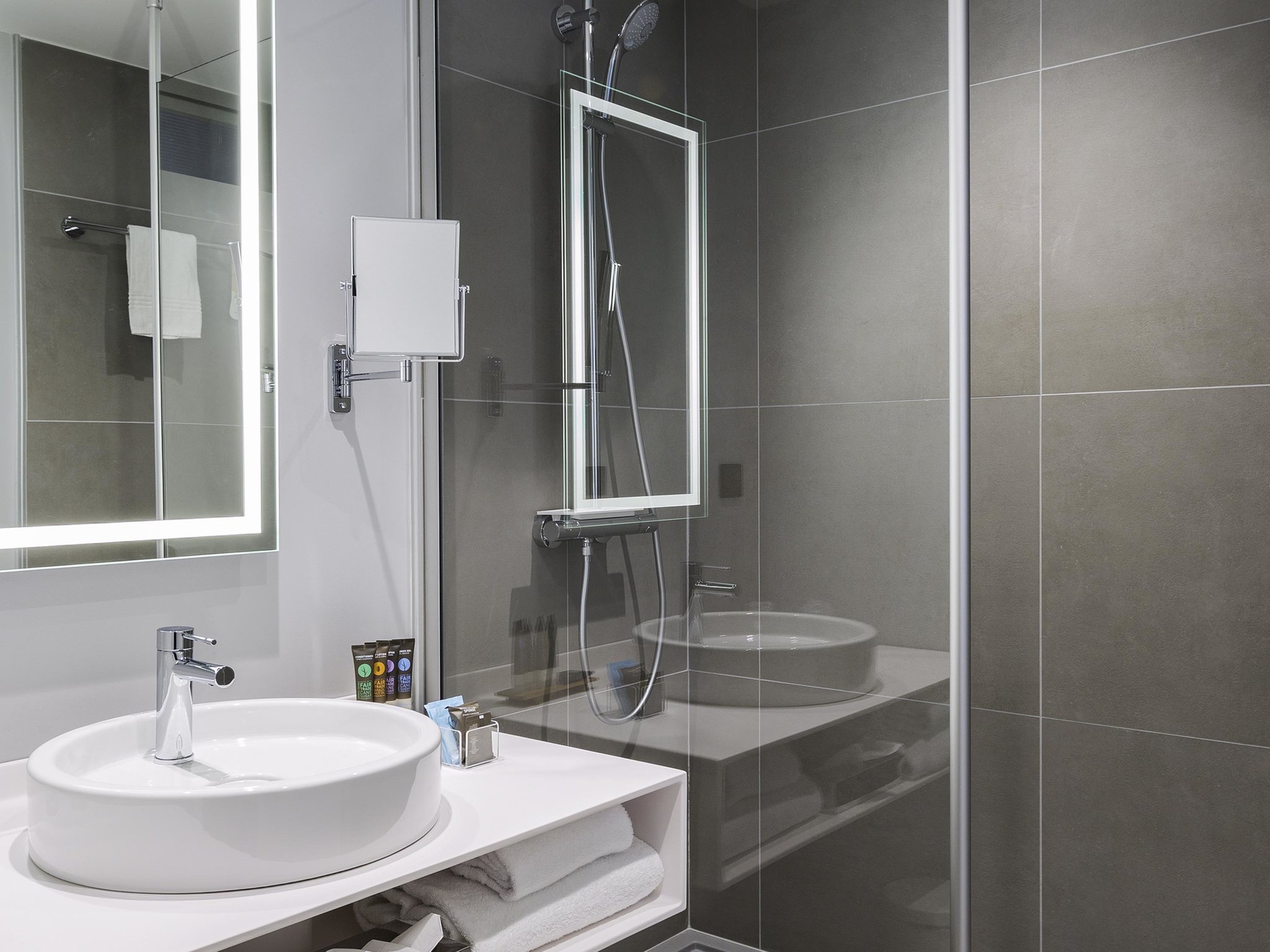 Photo - Novotel Poitiers Site du Futuroscope