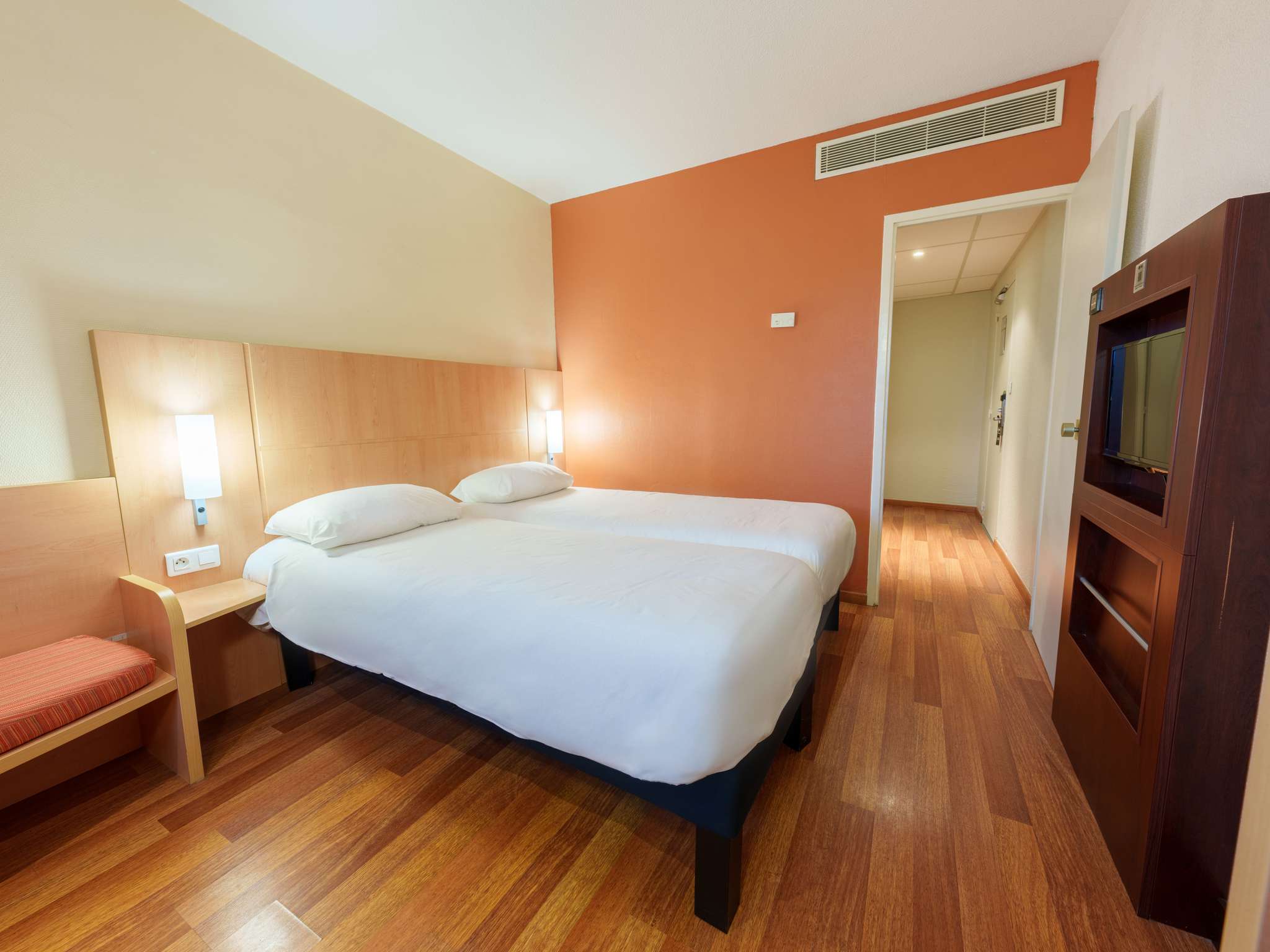 Foto - ibis Saint Quentin Basilique