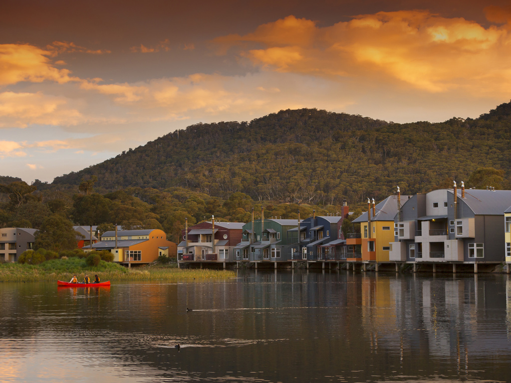 Novotel Lake Crackenback Resort and Spa - Image 1