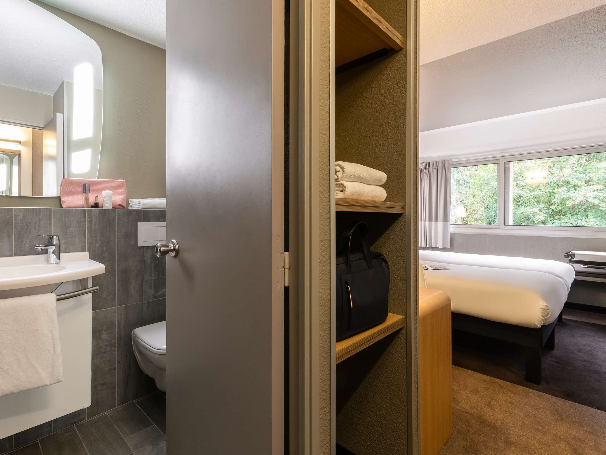 Photo - ibis Velizy Jouy-En-Josas