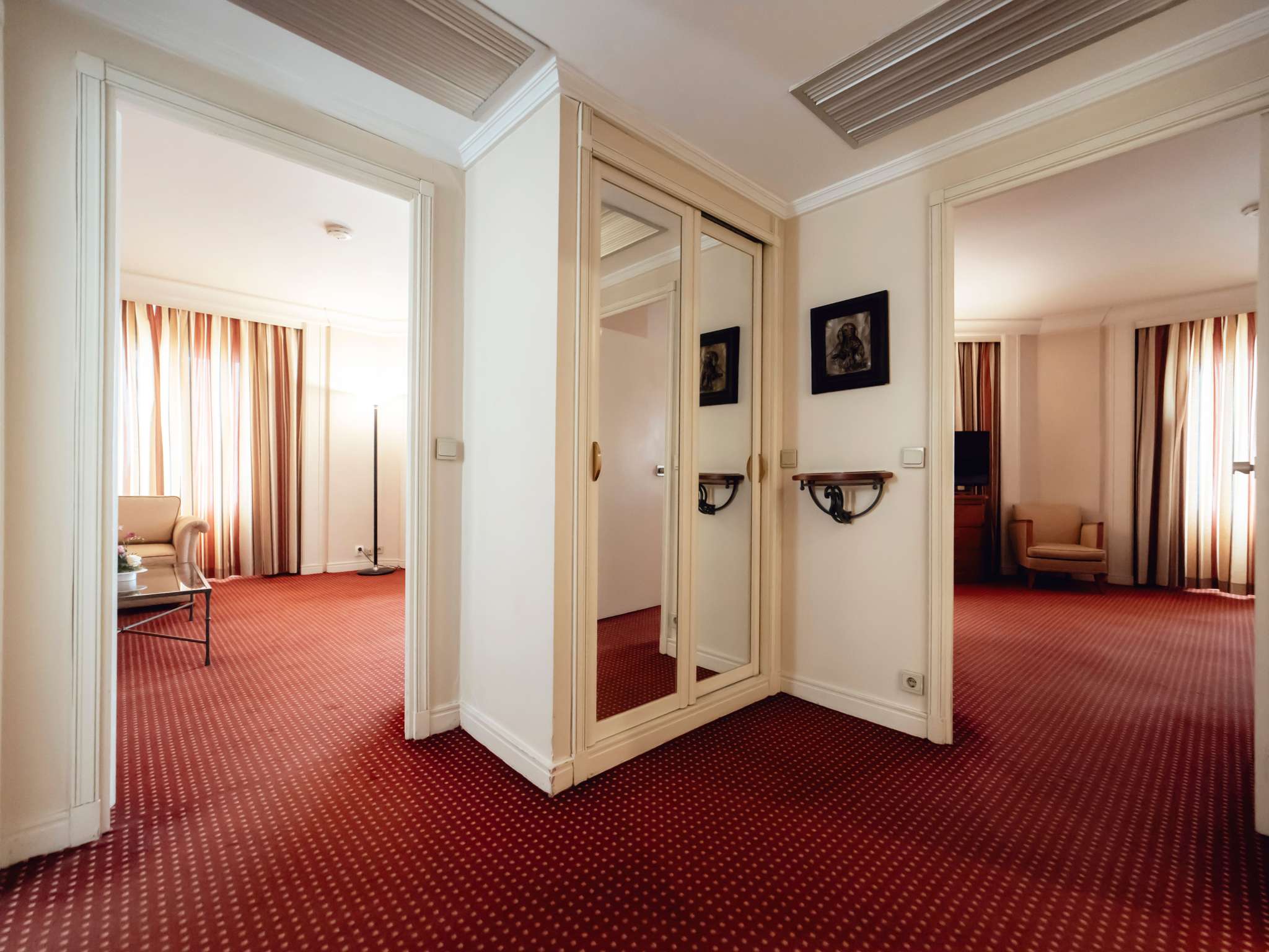 Photo - Pullman Bucharest World Trade Center