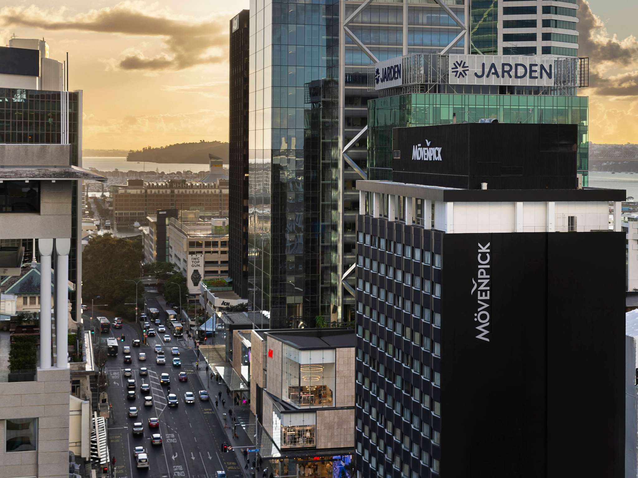 Grand Mercure Auckland CBD Hotel Overlooking Auckland Harbour