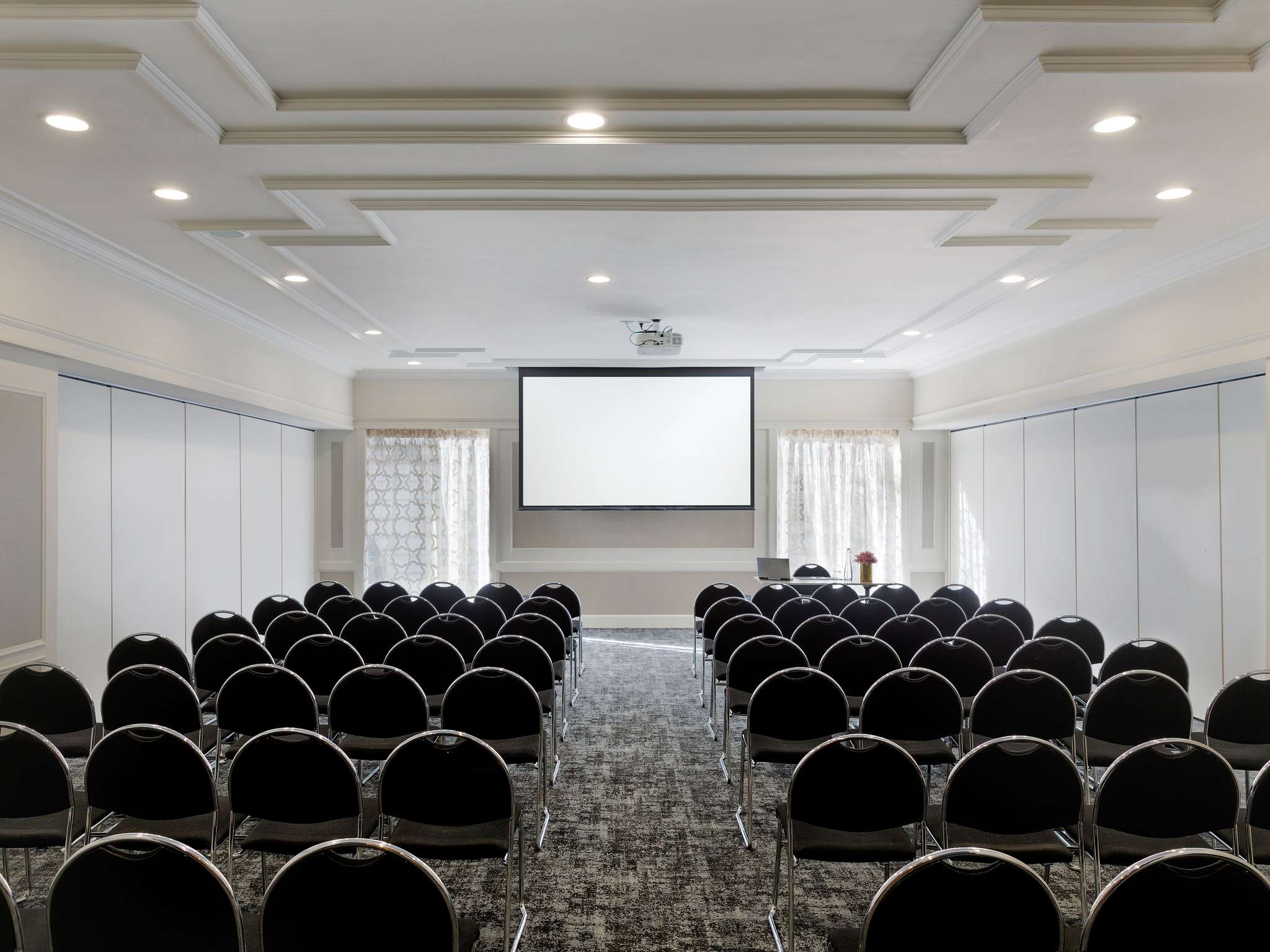 Photo - Mövenpick Hotel Auckland