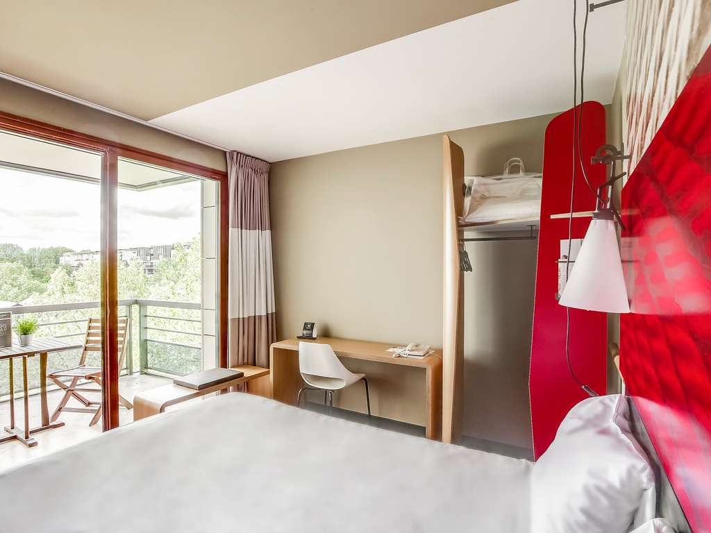 ibis Paris Bercy Village 12th - Image 1