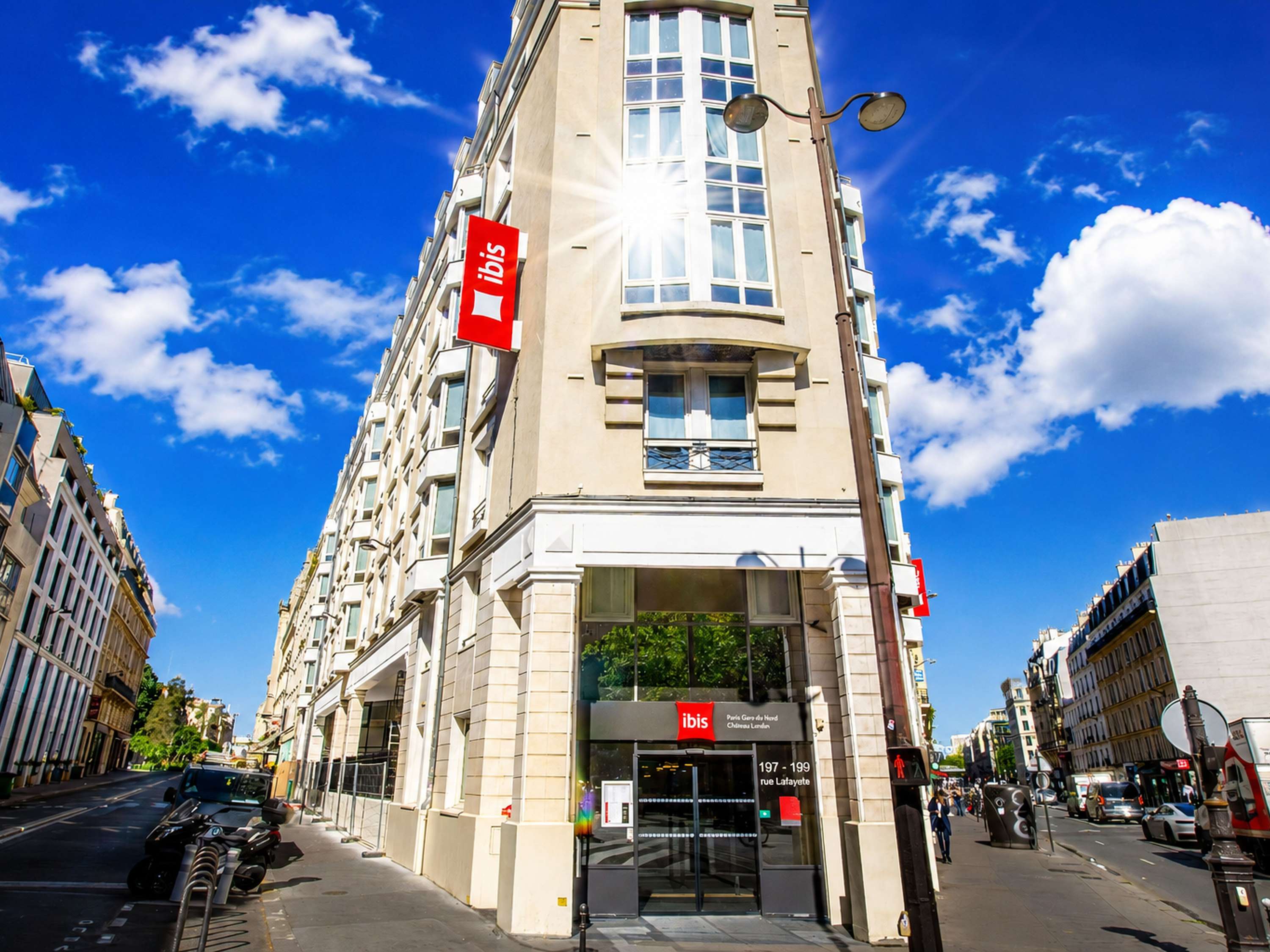 宜必思巴黎北站兰登城堡 10ème 酒店