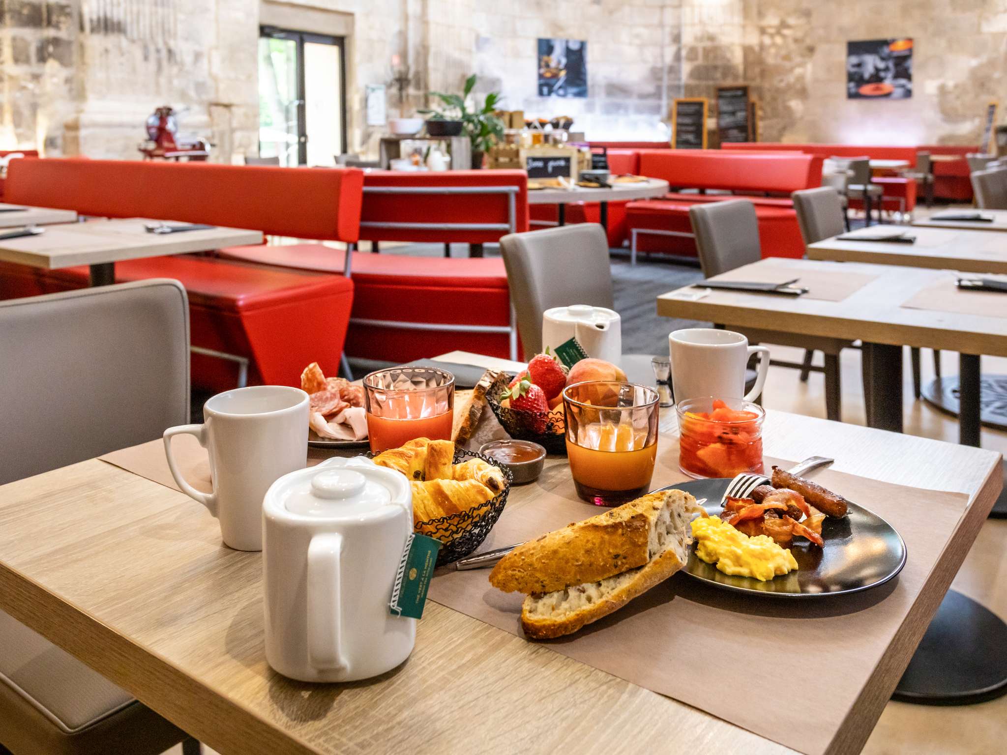 Photo - Hotel De Bourbon Grand Hotel Mercure Bourges