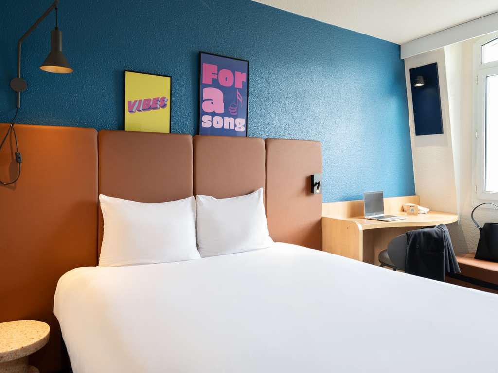 ibis Paris Gare de Lyon Ledru Rollin 12th - Image 1